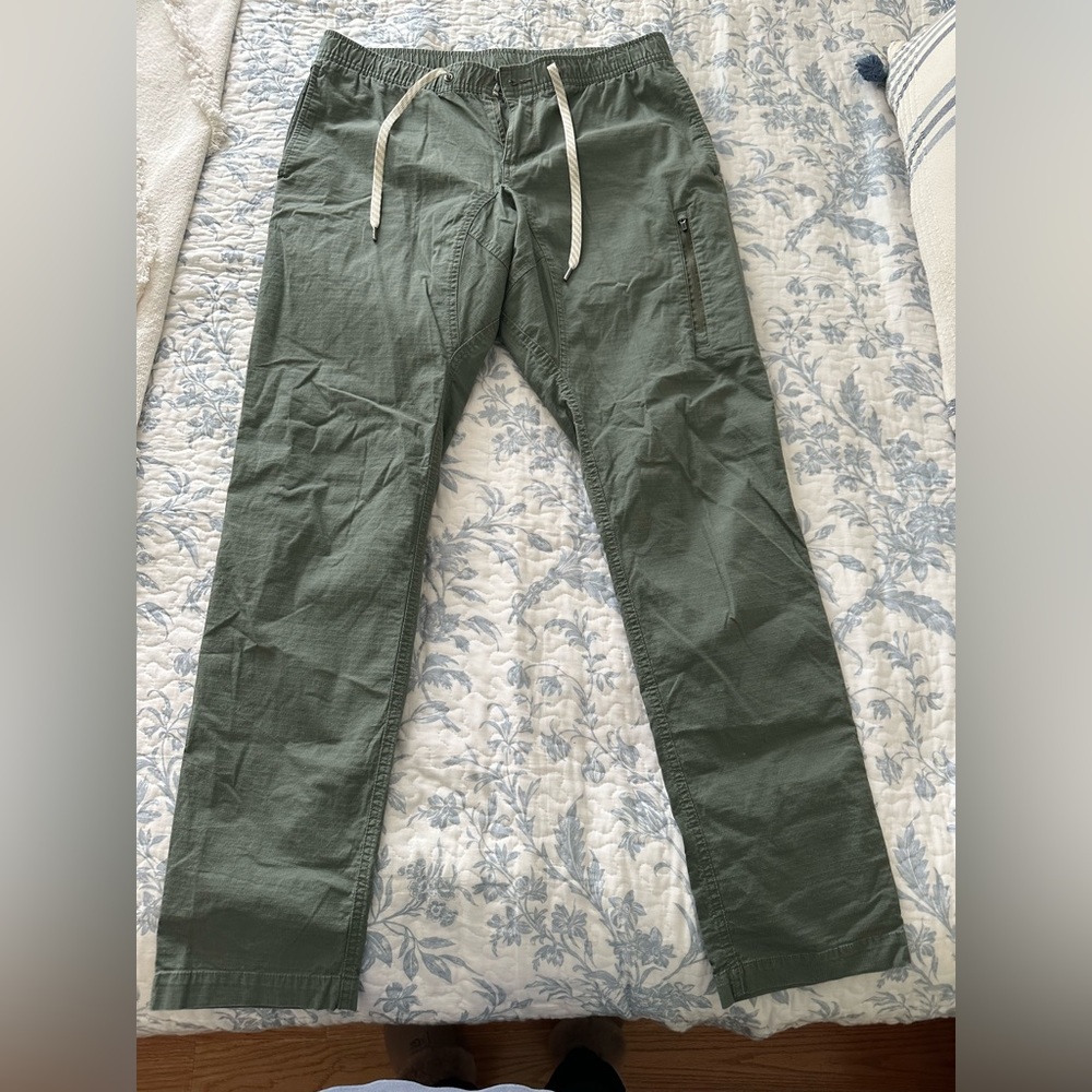 Vuori Green Chinos & Khakis